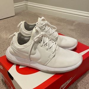 All White Nike Roshe Women’s